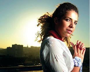 Vanessa da Mata é uma das atrações nacionais do About Us, que acontece em setembro - Divulgação