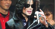 O cantor Michael Jackson musicou poemas de Robert Burns com produtor David Guest - AP