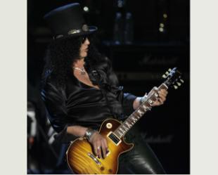 Slash quer ver blogueiro que vazou <i>Chinese Democracy</i> apodrecer na cadeia - AP