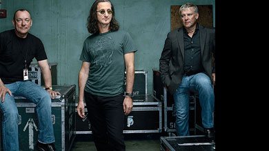 Três senhores virtuosos: Os integrantes do Rush, Neil Peart, Geddy Lee e Alex Lifeson (a partir da esq.) em Austin (Texas), no mês de abril - Dan Winters