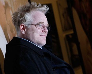 De acordo com o mordomo Alfred, Philip Seymour Hoffmann é a escolha dos executivos da Warner para viver o Pingüim em novo <i>Batman</i> - Reprodução