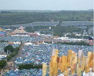 O mar de gente que vai ao Glastonbury anualmente poderá comprar ingressos para a edição de 2009 a partir de outubro