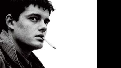 Sam Riley é Ian Curtis em Control - Divulgação