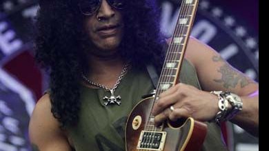 Terceiro disco solo de Slash será recheado de participações especiais, diz esposa do músico - AP