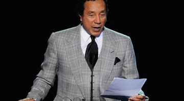 Smokey Robinson abriu a cerimônia de homenagem a Michael Jackson com leitura de textos de Diana Ross e Nelson Mandela - AP