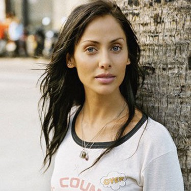 Natalie Imbruglia co-escreveu três faixas do disco <i>Come To Life</i> com o Codplay - Reprodução/Site oficial