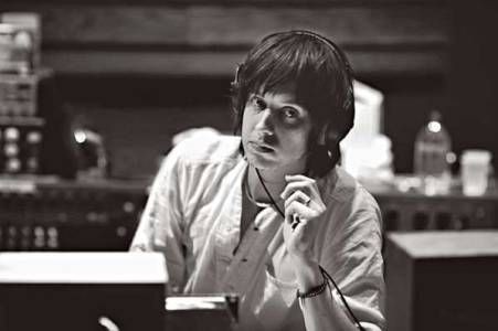 Julian Casablancas descansa do Strokes com disco solo - COLIN LANE