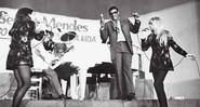 Simonal divide o palco com Sergio Mendes e o Brasil '66, no Maracanãzinho - ARQUIVO/AGÊNCIA ESTADO/AE