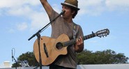 Atração do festival, o cantor Jason Mraz deverá apresentar sucessos como "I'm Yours" e "Lucky" - Reprodução/Site oficial