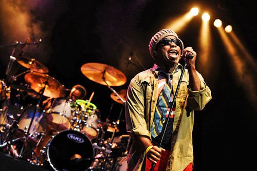 Corey Glover: vocal remete aos roqueiros da pesada e aos papas da soul music - Stephan Solon/Divulgação/Via Funchal