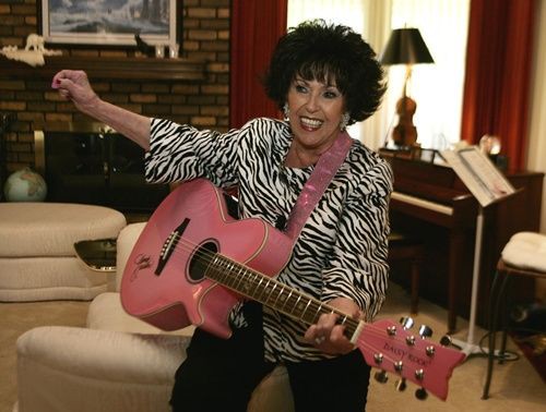 "Ele é uma das maiores estrelas do planeta", diz Wanda Jackson sobre Jack White - AP