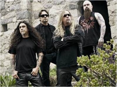 POSE DOS GUERREIROS (Da esq. para dir.) Tom Araya, Dave Lombardo; Jeff Hanneman e Kerry King