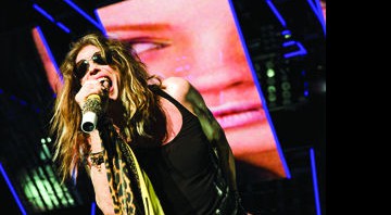 Steven Tyler diz ainda estar no Aerosmith, mas os companheiros dele discordam - JOSH ROTHSTEIN