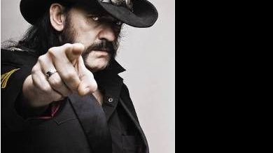 Avesso à tecnologia, Lemmy quer acertar as contas com os fãs ingratos: "Se você baixou músicas minhas sem pagar, então me deve dinheiro" - ROBERT JOHN