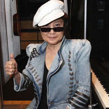 Depois de voltar com extinta banda Plastic Ono Band, Yoko Ono anuncia lançamento de novo disco - AP