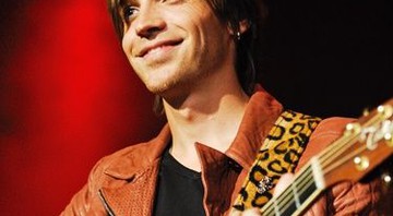 Alex Band sabe agradar aos fãs - Stephan Solon/Divulgação/Via Funchal