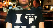 Durante os shows do Oasis, Liam nem olha para a cara do irmão, Noel: "Ele faz a parte dele, eu faço a minha.
Pronto. Funciona" - FOTO DIVULGAÇÃO