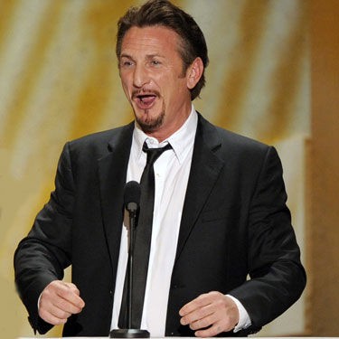 Sean Penn: Obama e cinema estiveram na pauta do encontro com Hugo Chávez - AP