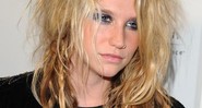 Ke$ha bateu recorde na internet com o single "TiK ToK" - AP