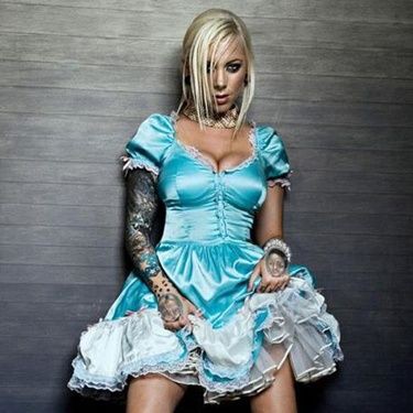 <b>1º - Maria Brink</b> - Vocalista do In This Moment, ela é celebridade entre as garotas com estilo "Suicide Girls" e está em estúdio com a banda gravando o sucessor do álbum <i>The Dream</i> (2008) - Hristo/Reprodução/MySpace