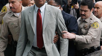 Conrad Murray deve se apresentar novamente ao tribunal no dia 5 de abril - AP