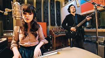 Zooey Deschanel e M. Ward gravam no esquema "quando dá" - JUSTIN DYLAN RENNEY