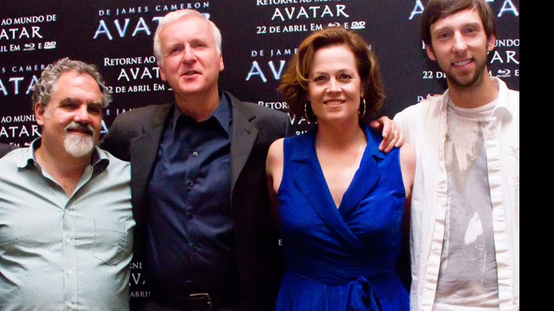 Landau, Cameron, Sigourney e Joel Moore estiveram em SP para entrevista coletiva de imprensa sobre DVD de <i>Avatar</i> - Divulgação