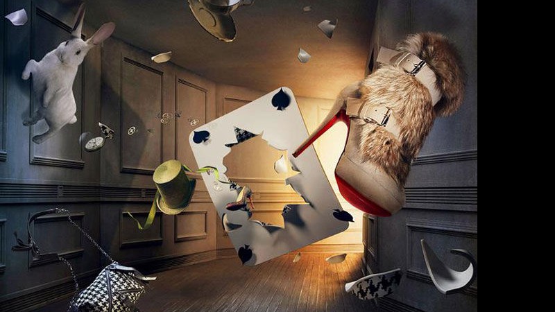 <i>Alice no País das Maravilhas</i> inspira uma das fotos da campanha da Louboutin - Reprodução