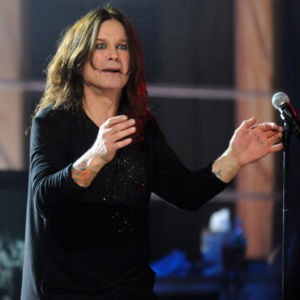 Ozzy Osbourne, que foi substituído por Dio no Black Sabbath, se mostrou triste em comunicado sobre morte do cantor - AP