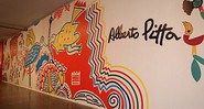 O trabalho de Alberto Pitta exposto na parede da Bienal, durante a semana de moda - Rodrigo Bueno