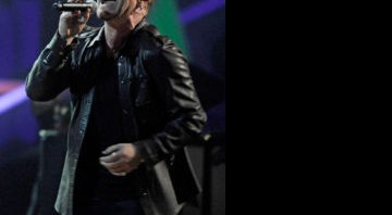 Bono deve retornar aos palcos em agosto, diz empresário do U2 - AP