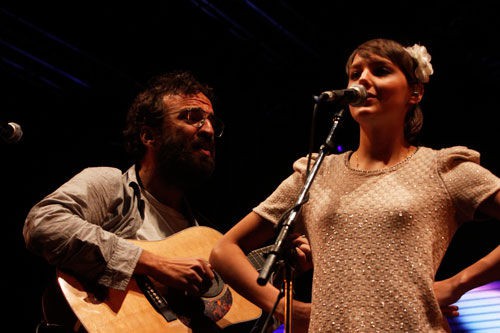 Marcelo Camelo e Mallu Magalhães conferiram clima de romantismo ao último dia do Festival de Inverno de Brasília - Marcela Barreto