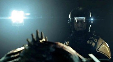 Imagens do clipe de "The Final Frontier" - Reprodução/ Site Oficial