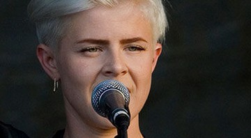 Robyn pretende lançar três discos neste ano - Reprodução/Flickr oficial