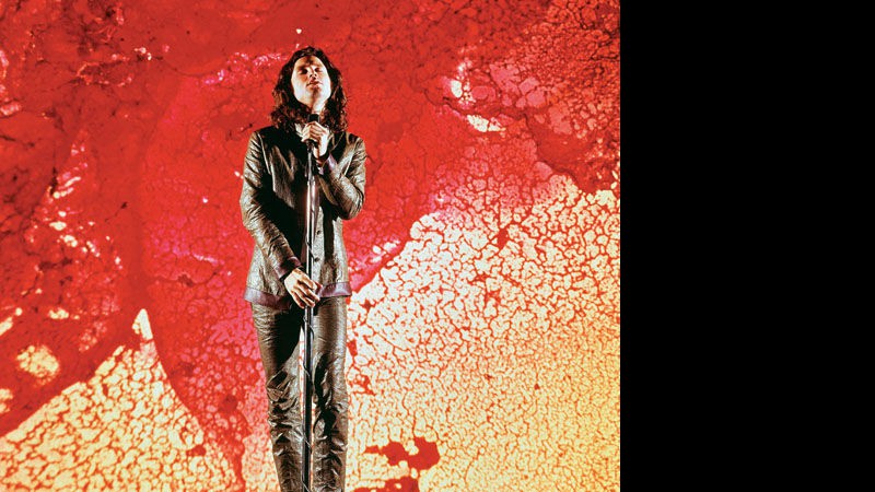 <b>VIAJANDO</b> Jim Morrison, em uma das intensas apresentações do Doors, em 1967 - Yale Joel / Time Life Pictures / Getty Images