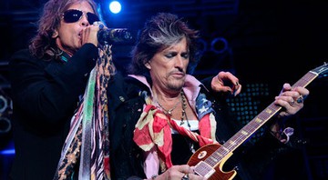 Steven Tyler não contou aos integrantes do Aerosmith sobre sua possível participação como jurado no <i>American Idol</i> - AP