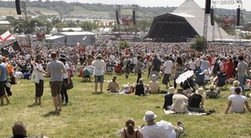 Imagem do público no Glastonbury de 2010 - AP