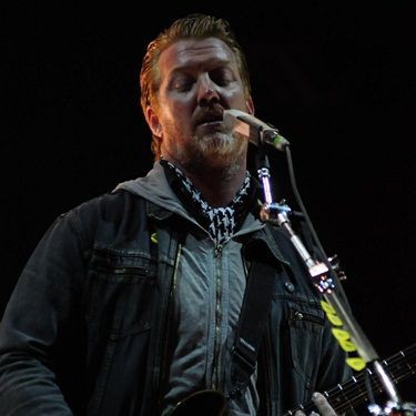 Queens of the Stone Age fez show apoteótico no último dia de SWU - Divulgação