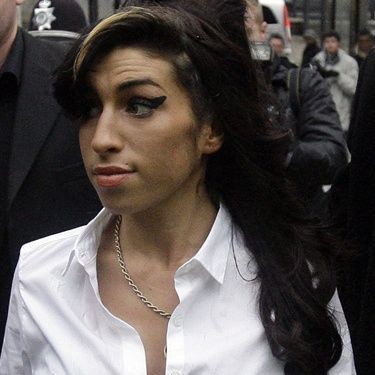 Amy Winehouse fará quatro apresentações no Brasil em janeiro de 2011, segundo jornal - AP