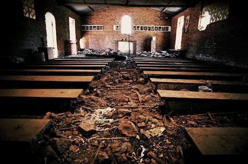 <b>MARCAS DO ÓDIO</b> Igreja em Ntarama: um dos sangrentos palcos do genocídio é hoje um memorial, conservando o horror ocorrido ali - JEHAD NGA/CORBIS