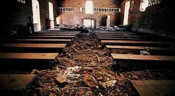 <b>MARCAS DO ÓDIO</b> Igreja em Ntarama: um dos sangrentos palcos do genocídio é hoje um memorial, conservando o horror ocorrido ali - JEHAD NGA/CORBIS