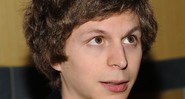 Michael Cera toca baixo na banda Mister Heavenly - AP