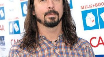 Dave Grohl subtituirá Animal nas baquetas - AP