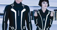 Garrett Hedlund e Olivia Wilde em cena de <i>Tron: O Legado</i> - animação feita para a TV deverá ser exibida em 2012 - Douglas Curran/Disney Enterprises