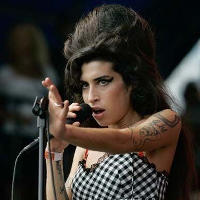 Amy Winehouse: exame mostra que ela não usou drogas ilegais no dia da morte - Foto: AP