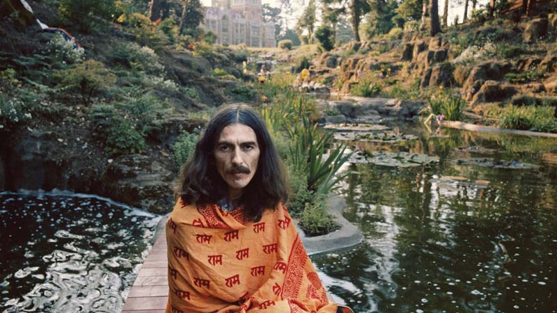 <b>EM PAZ </b>George Harrison em Friar Park, a gigantesca propriedade em que morou, em 1975