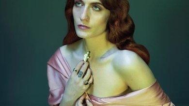 <b>ETÉREA </b> Florence Welch: o “drama” da vida se transforma em música - NADAV KANDER