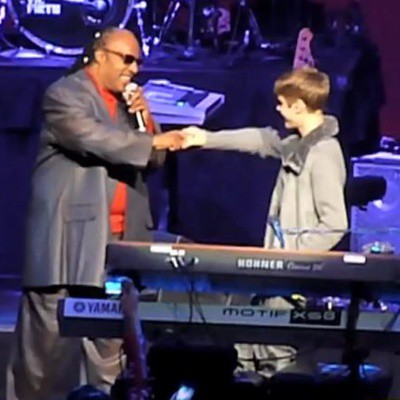 Stevie Wonder e Justin Bieber - Reprodução/Still