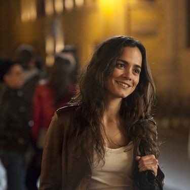 Alice Braga interpreta a jornalista Angeline no filme sobre exorcismo - Divulgação