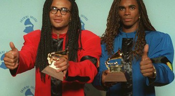 Milli Vanilli, quando receberam o Grammy, em 1990. O prêmio foi cancelado no mesmo ano - AP